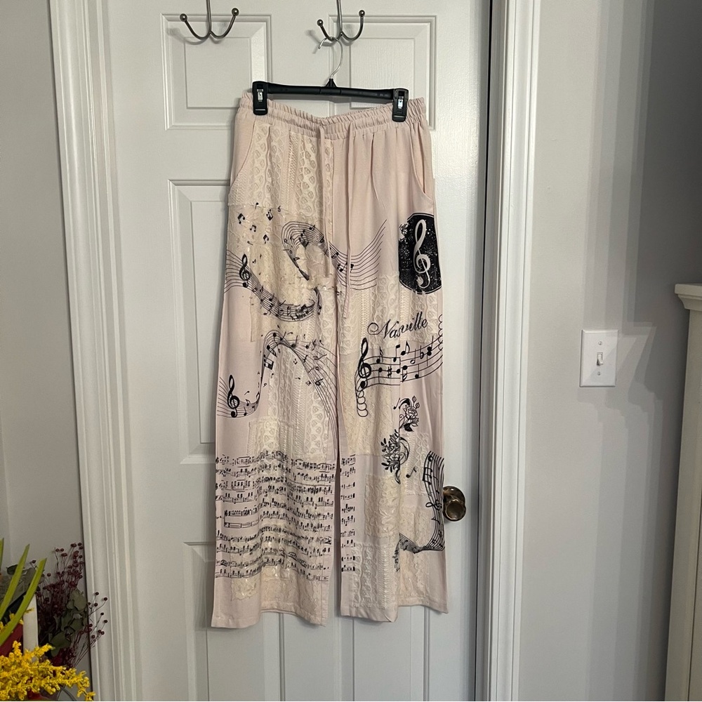 Nashville TN Music Note Pants Pockets size Large NEW double lined lace